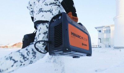 Lehký a snadno přenosný Minarc M 223 AUTO