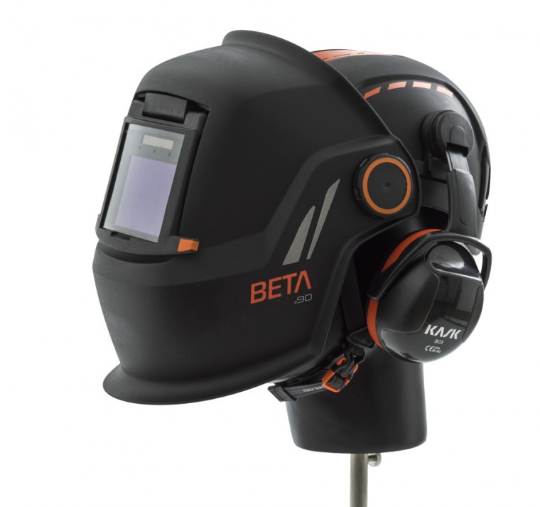 BETA e90 SH s přilbou a chrániči sluchu