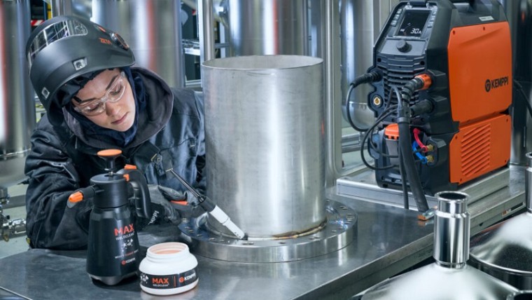 Elektrochemické čištění nerezových svarů MAXWeldClean